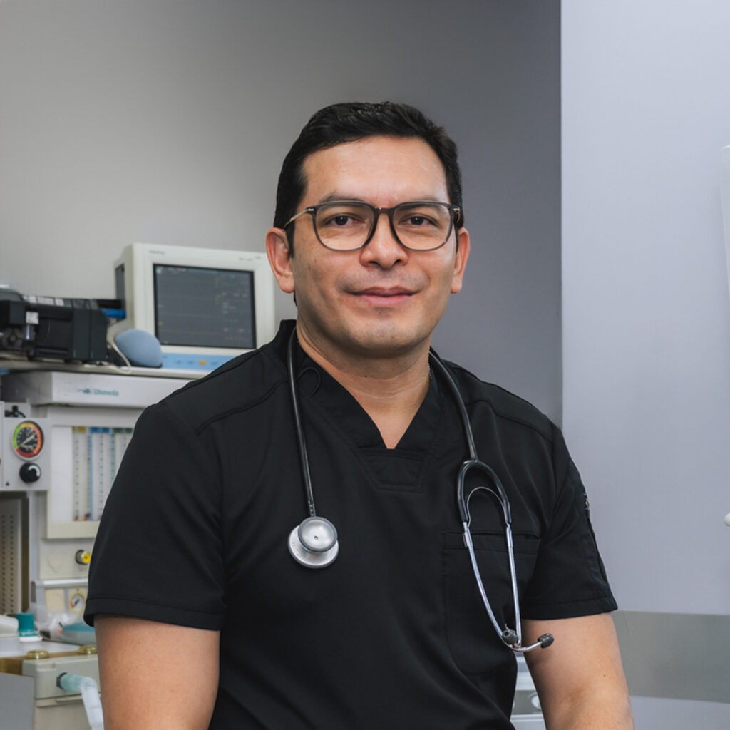 Dr. Gustavo Alvarado Alecio Coloproctólogos en Guatemala Guia Medica